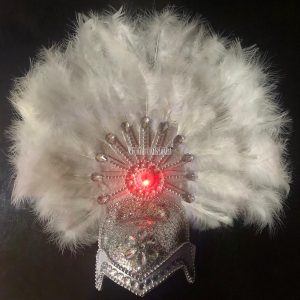 Casco COMPARSA con Plumas Luminosa (LED) Color BLANCO