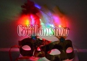 Antifaz con Pluma LUMINOSO (LED) - Imagen 4