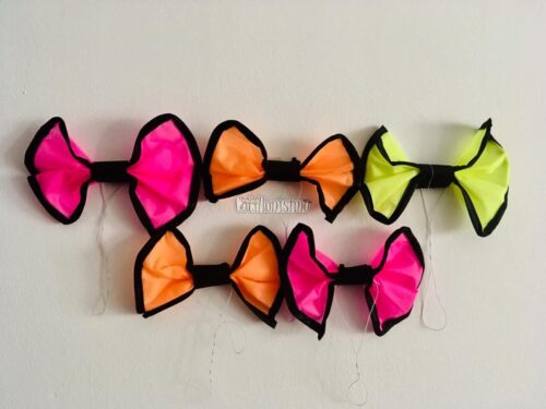 Moño Fluo Con Borde Negro X5 (Friselina)